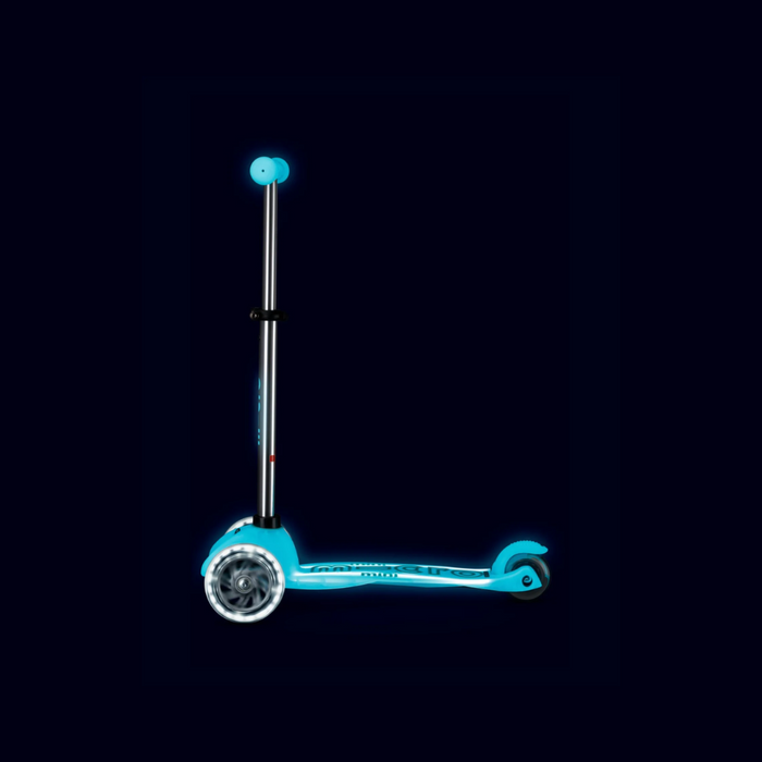 Micro Mini Deluxe Glow LED Plus 3 Wheel Scooter