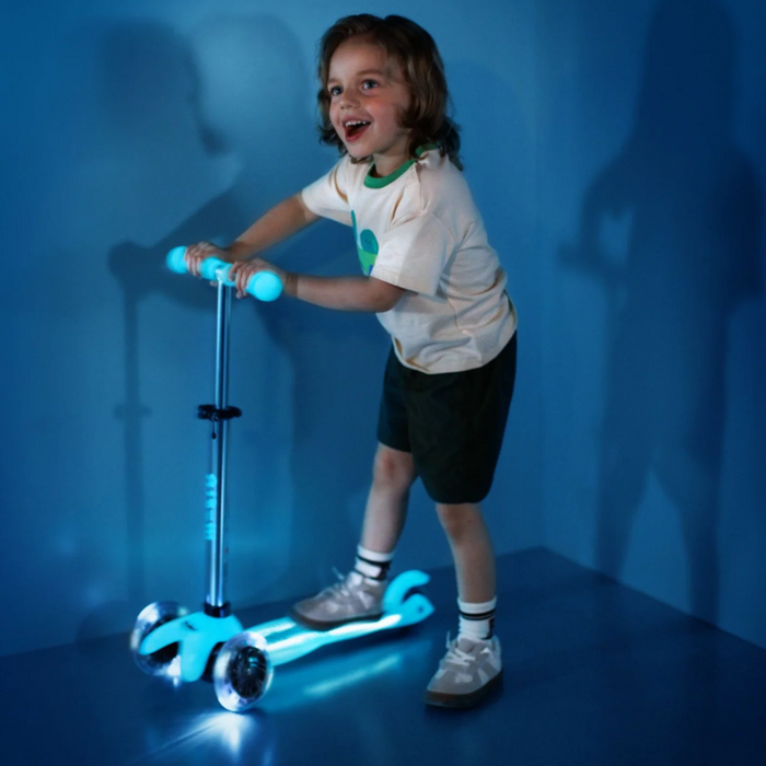 Micro Mini Deluxe Glow LED Plus 3 Wheel Scooter