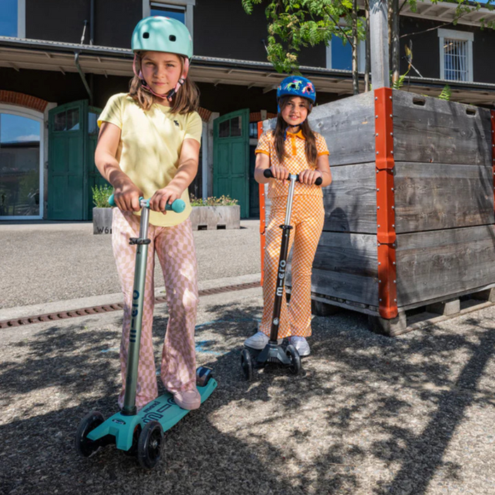 Micro Maxi Deluxe Eco LED Kids Scooter