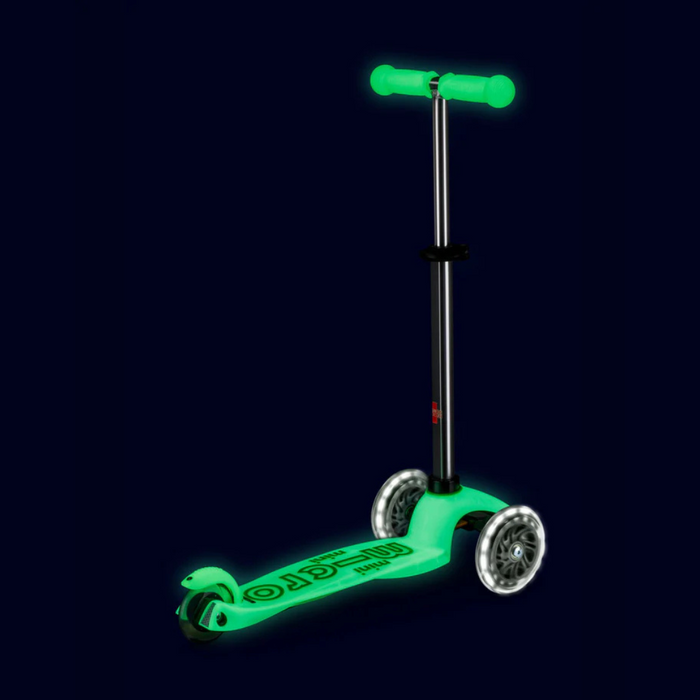 Micro Mini Deluxe Glow LED 3 Wheel Scooter